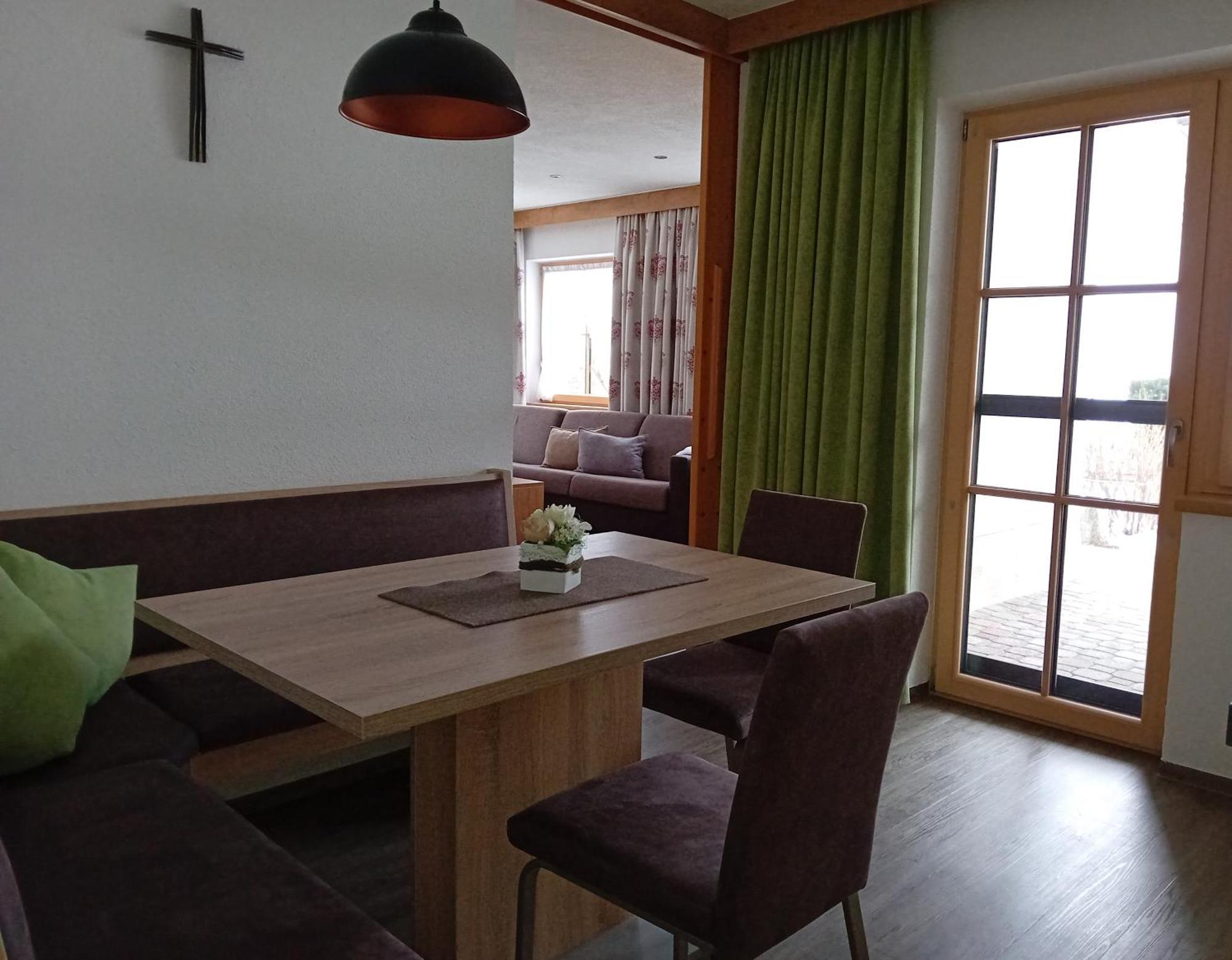 Haus Alpenfrieden Apartment *